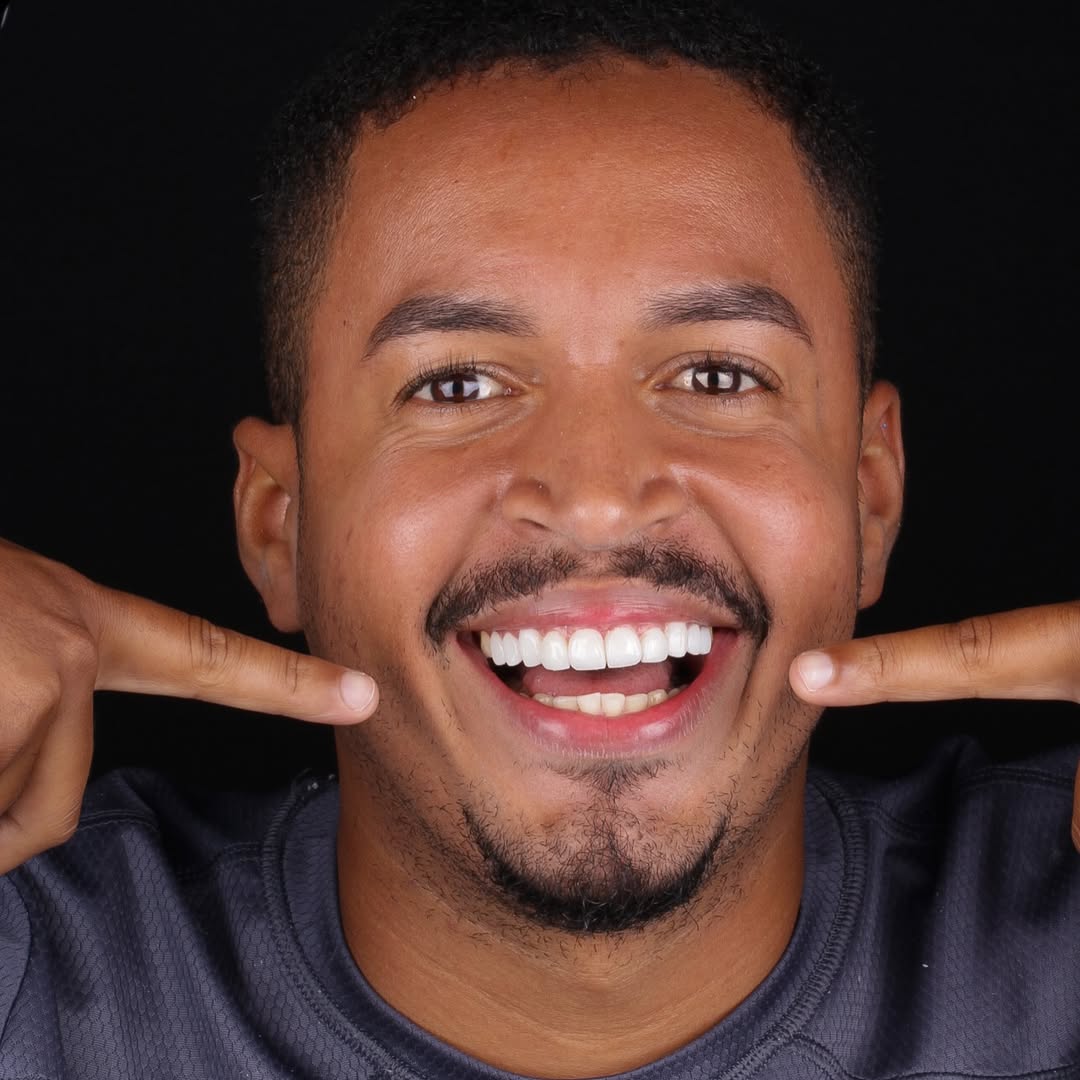 Ortodontia com alinhadores e aparelhos na DentClin